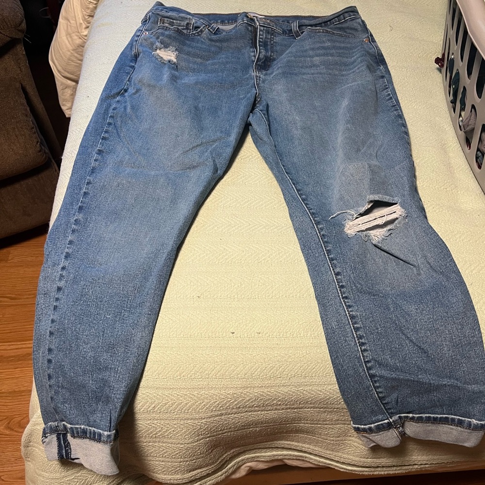 Levi’s Distressed Boyfriend Jeans